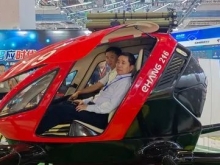 國內首款載人無人機亮相，可在600米高空進行消防作業