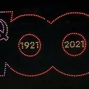 獻禮建黨百年！500架無人機立體燈光秀點“靚”石嘴山夜空