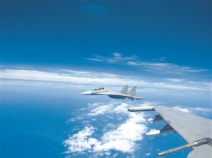 從首裝蘇30MK2到列裝無人機 "?？招埴?quot;部隊加速轉型